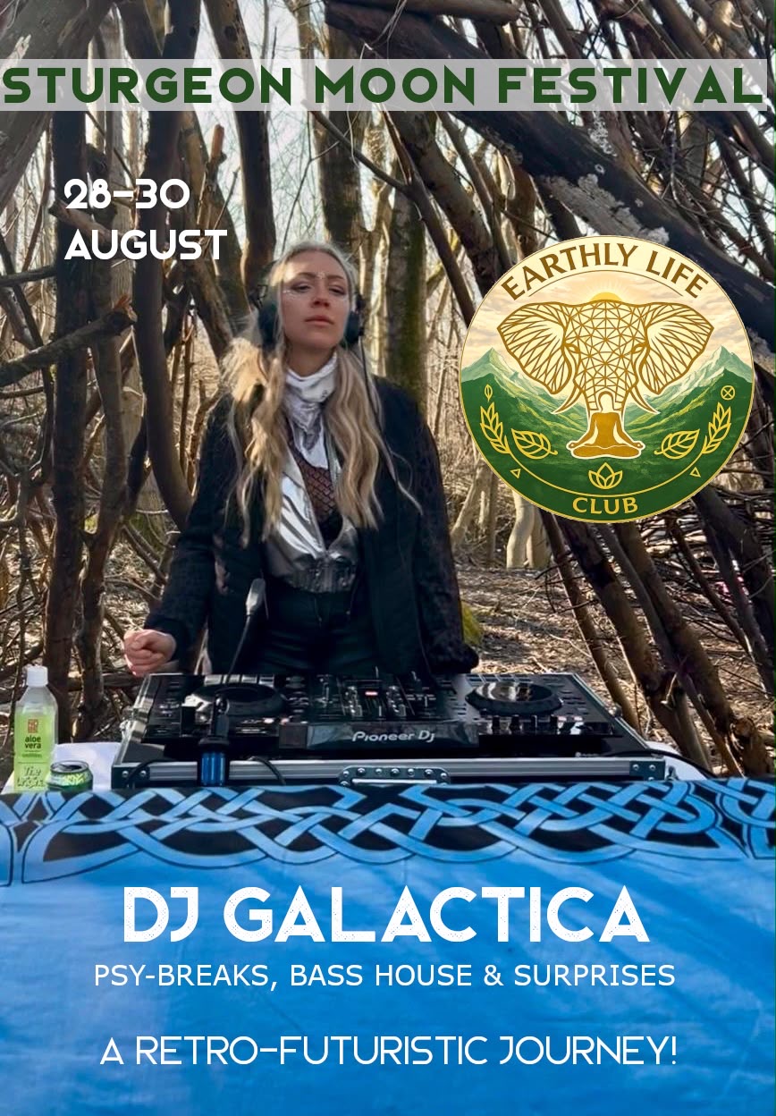 DJ Galactica spelar vid Sturgeon Moon Festival